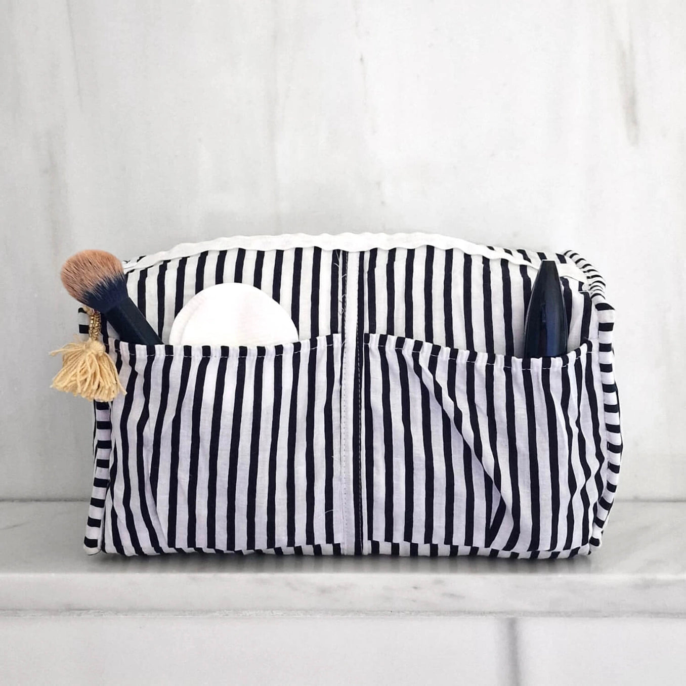 Handgemaakte toilettas "blue Zebra" voor elke dag!